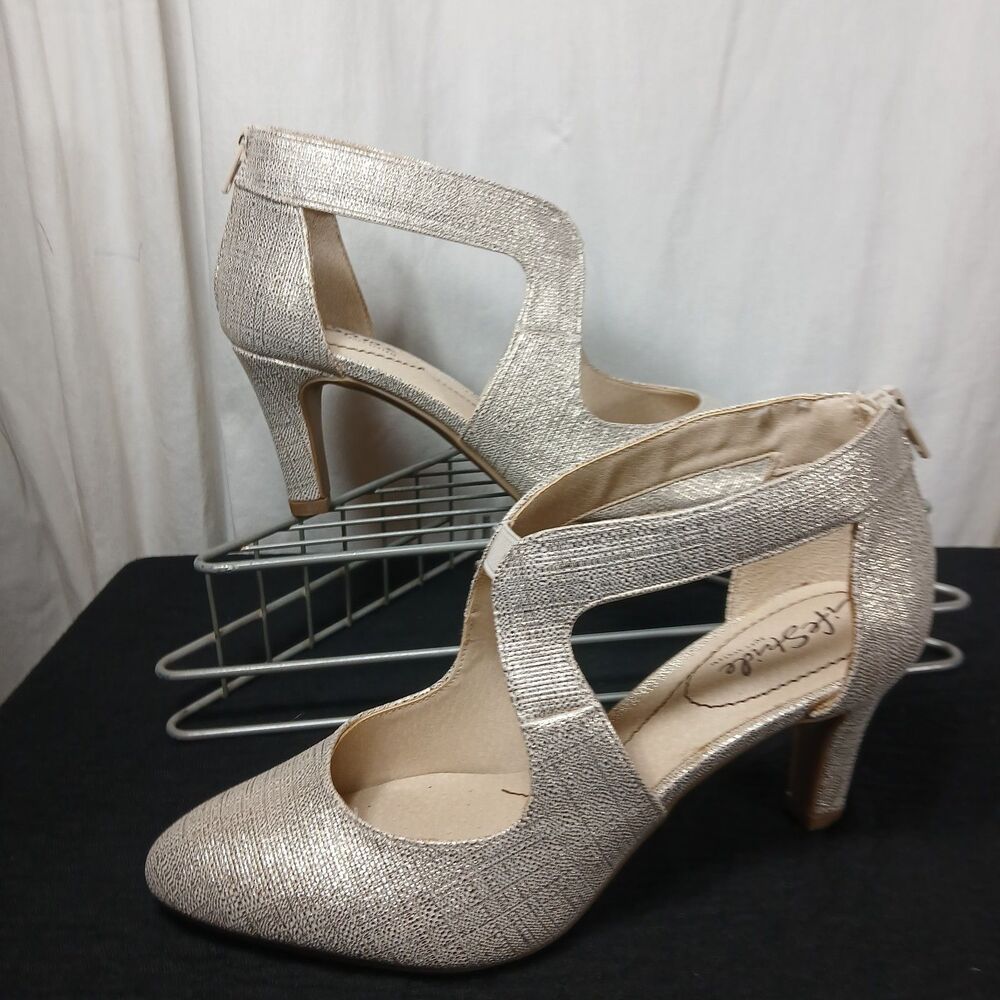 Lifestride Giovanna 2 Shimmering Gold Heels Women's Sz 8 Cut Out Pumps